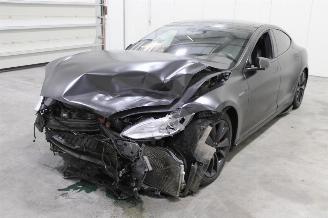 damaged passenger cars Tesla Model S  2015/3