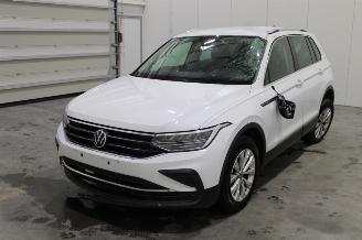 Unfallwagen Volkswagen Tiguan  2021/5