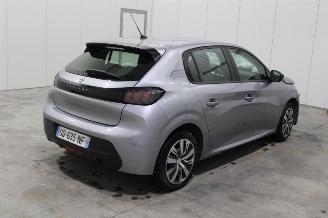 Peugeot 208  picture 3