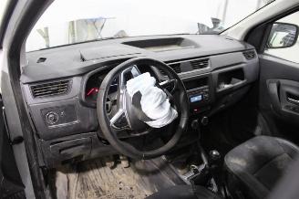 Renault Express  picture 10