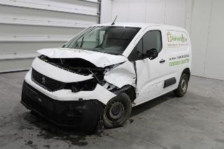 Damaged car Peugeot Partner  2019/12