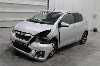 Schadeauto Peugeot 108  2022/2