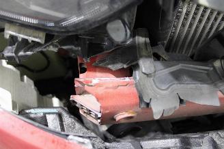 Peugeot 208  picture 17