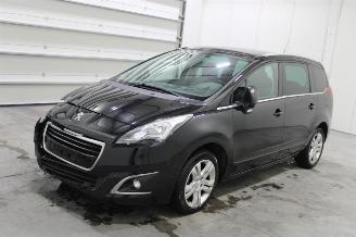 skadebil auto Peugeot 5008  2015/4