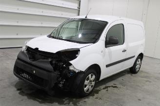krockskadad bil auto Renault Kangoo  2020/8