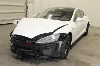 Coche accidentado Tesla Model S  2015/4