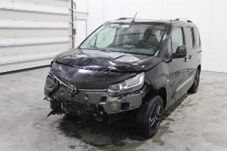 Vaurioauto  passenger cars Toyota ProAce CITY 2020/11