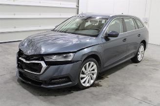 krockskadad bil auto Skoda Octavia  2021/3