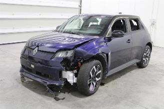 Vaurioauto  passenger cars Renault 5 R 2024/9