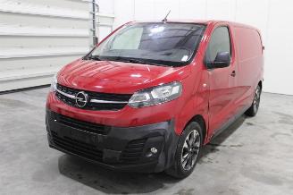 krockskadad bil auto Opel Vivaro  2020/10