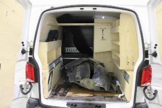 Volkswagen Transporter T6 picture 19