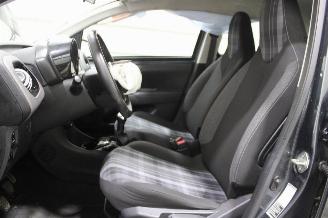 Peugeot 108  picture 9