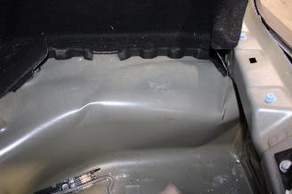 Peugeot 208  picture 21