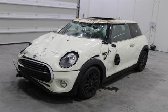 krockskadad bil auto Mini Cooper  2018/6