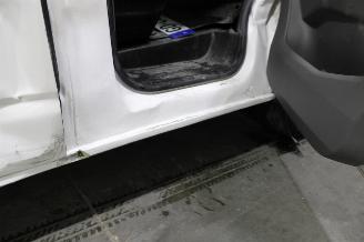 Volkswagen Transporter T6 picture 22