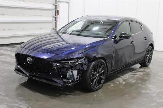 krockskadad bil auto Mazda 3  2023/11