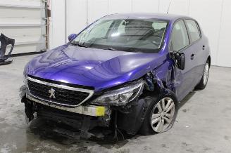 Damaged car Peugeot 308  2020/6