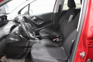 Peugeot 208  picture 12