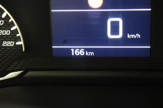 Peugeot 208  picture 13