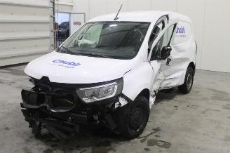 krockskadad bil auto Renault Kangoo  2025/2