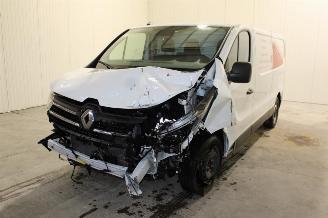krockskadad bil auto Renault Trafic  2023/2