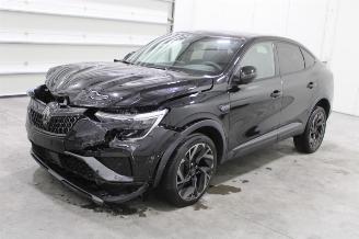 krockskadad bil auto Renault Arkana  2024/2