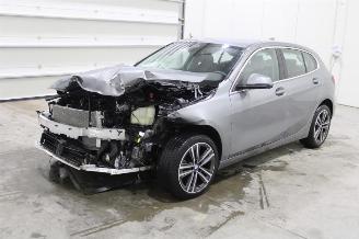 Voiture accidenté BMW 1-serie 118 2023/12