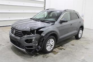 Damaged car Volkswagen T-Roc  2021/11