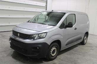 Vaurioauto  passenger cars Peugeot Partner  2022/12