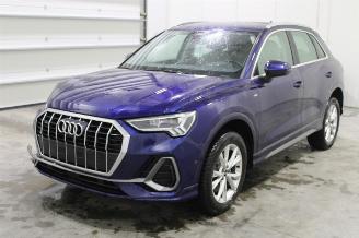 krockskadad bil auto Audi Q3  2021/3