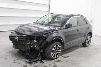 krockskadad bil auto Volkswagen T-Roc 2021/5