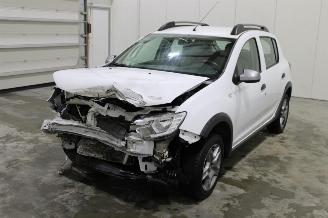 Vaurioauto  passenger cars Dacia Sandero  2019/7