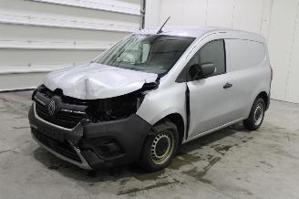 krockskadad bil auto Renault Kangoo 2024/9
