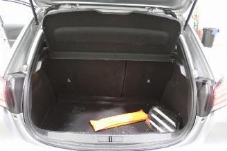 Peugeot 208  picture 19