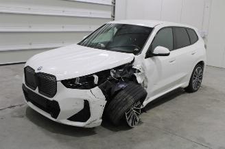 uszkodzony samochody osobowe BMW iX1  2023/12
