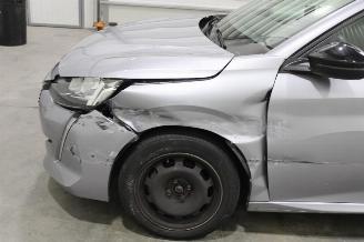 Peugeot 208  picture 5
