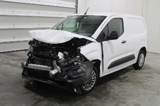 uszkodzony samochody osobowe Toyota ProAce CITY 2024/5
