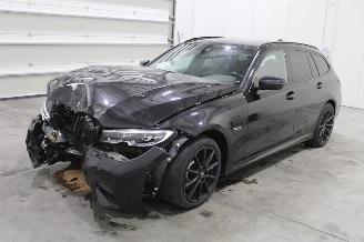 krockskadad bil auto BMW 3-serie 330e 2022/1