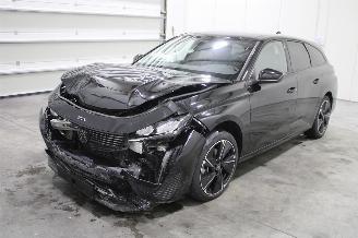 Damaged car Peugeot e-308  2025/10