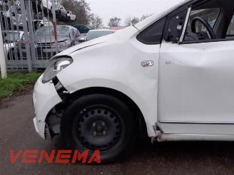 Volkswagen Up! Up! (121), Hatchback, 2011 1.0 12V 75 picture 4