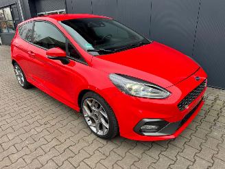 uszkodzony samochody osobowe Ford Fiesta 1.5 ST | 147 kW | Rijdbare Zijschade Alle Airbags OK! 2019/7