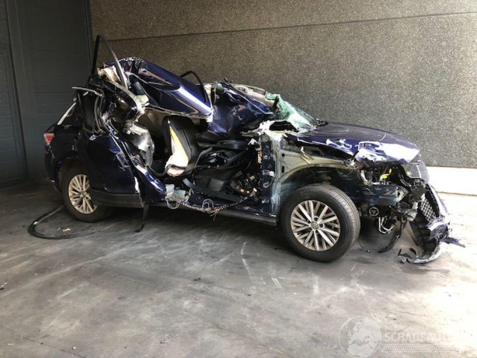 Volkswagen T-Roc 1000CC - BENZINE - TSI STYLE
