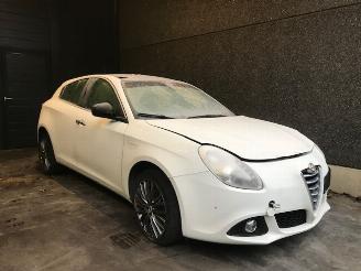 Vrakbiler auto Alfa Romeo Giulietta 1598cc diesel , 88KW euro6B 2015/1