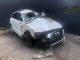 Coche siniestrado Audi Q3 DIESEL - 2000CC - 110KW 2015/7
