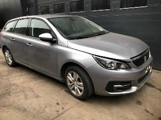 demontáž osobní automobily Peugeot 308 SW (L4/L9/LC/LJ/LR) Combi 5-drs 2014 1.2 12V e-THP PureTech 110 Combi/o  Benzine 1.199cc 81kW 2020/11