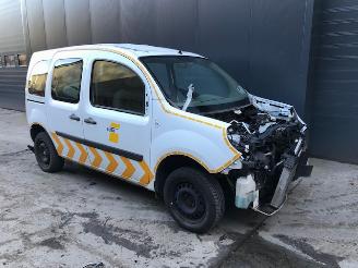 Auto da rottamare Renault Grand Kangoo (KW) MPV 2008 1.5 dCi 90 FAP MPV  Diesel 1.461cc 66kW (90pk) FWD 2011/5