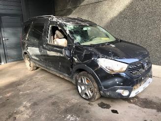 Sloopauto Dacia Dokker Dokker (0S) MPV 2020 1.3 TCE 100 MPV  Benzine 1.332cc 75kW (102pk) FWD 2020/1