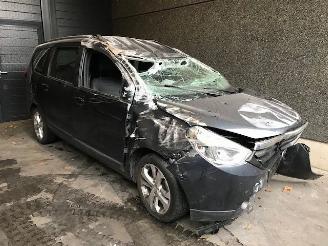 Sloopauto Dacia Lodgy (JS) MPV 2015 1.2 TCE 16V MPV  Benzine 1.198cc 85kW (116pk) FWD 2015/6