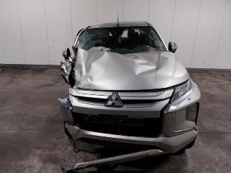 Salvage car Mitsubishi L-200 L-200, Pick-up, 2014 2.2 DI-D 4WD 2020/8