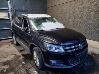 Coche siniestrado Volkswagen Tiguan Tiguan (5N1/2), SUV, 2007 / 2018 2.0 TDI 16V Blue Motion 2012/6